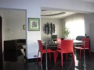 Prime Downtown Apartment *